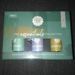 NIB Woolzies “Essentials” Col. Essential Oils